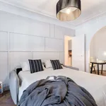 Rent 3 bedroom apartment of 53 m² in Paris