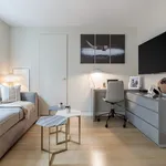 Rent 2 bedroom apartment of 92 m² in New York