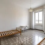 Rent 2 bedroom apartment of 70 m² in Milano