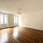 A louer un bel appartement très bien agencé d'une surface de 83 M2 dans le centre ville de Saint-Germain-en Laye.