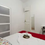 Rent a room of 200 m² in madrid