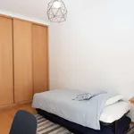 Rent a room of 104 m² in lisbon