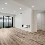 Rent 2 bedroom apartment of 185 m² in Los Angeles