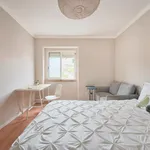 Rent 4 bedroom apartment in Lisbon