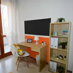 Rent a room in Modena