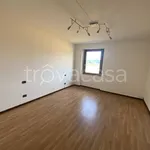 Affitto 5 camera appartamento di 85 m² in Assisi