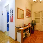 Rent a room of 106 m² in madrid