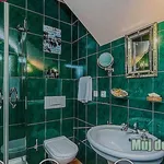 Pronajměte si 3 ložnic/e byt o rozloze 150 m² v Prague