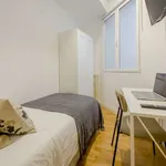 Rent a room of 150 m² in madrid