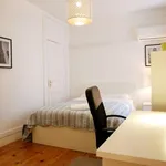 Rent a room of 170 m² in lisbon