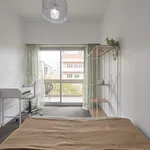 Rent a room of 300 m² in Lisbon