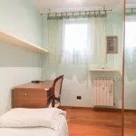 Rent a room of 80 m² in rome