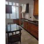 Rent 3 bedroom apartment of 90 m² in Alicante