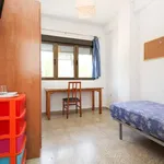 Rent a room of 250 m² in granada