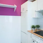 Rent a room of 110 m² in Madrid