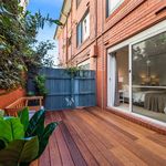 Rent 1 bedroom apartment in Melbourne