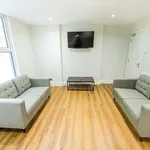 Rent 4 bedroom flat in Leeds