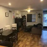 Rent 3 bedroom house in Toronto