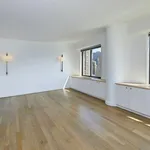 Rent 5 bedroom apartment of 295 m² in New York City