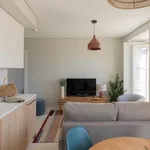 Rent 1 bedroom apartment of 431 m² in Lisbon