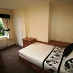 Rent 4 bedroom house in Leeds