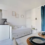 Rent 1 bedroom apartment of 15 m² in Paris