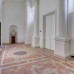 Rent 5 bedroom house of 980 m² in Rome