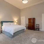 Rent 3 bedroom apartment in Edinburgh