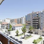 Rent 3 bedroom apartment in Lisbon