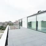 RECENT PENTHOUSE 150M² MET 2 SLP EN RUIM TERRAS VAN 80 m² NABIJ CENTRUM.