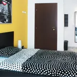 Rent 4 bedroom apartment in Milan