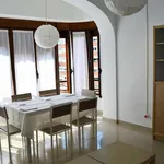 Rent a room of 100 m² in valencia