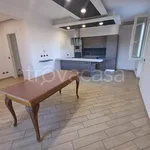 Affitto 3 camera casa di 145 m² in Osio Sopra