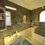 Rent 2 bedroom apartment of 165 m² in Nea Erythrea