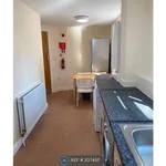 Rent 4 bedroom flat in Yorkshire And The Humber