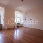 Rent 5 bedroom house of 250 m² in Viverone