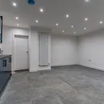 Rent 5 bedroom apartment in West Midlands