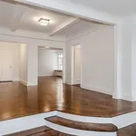 Rent 3 bedroom apartment of 1907 m² in Manhattan