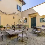 Rent 8 bedroom house of 500 m² in Firenze