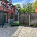 Ruim appartement met 2 slaapkamers, kelder en garage vlakbij Kasteelpark