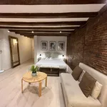 Rent 3 bedroom apartment of 40 m² in Barcelona