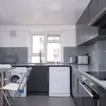 Rent 3 bedroom flat in Brighton