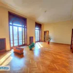 Affitto 6 camera appartamento di 301 m² in Rome