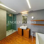 Rent 1 bedroom apartment of 98 m² in Prague