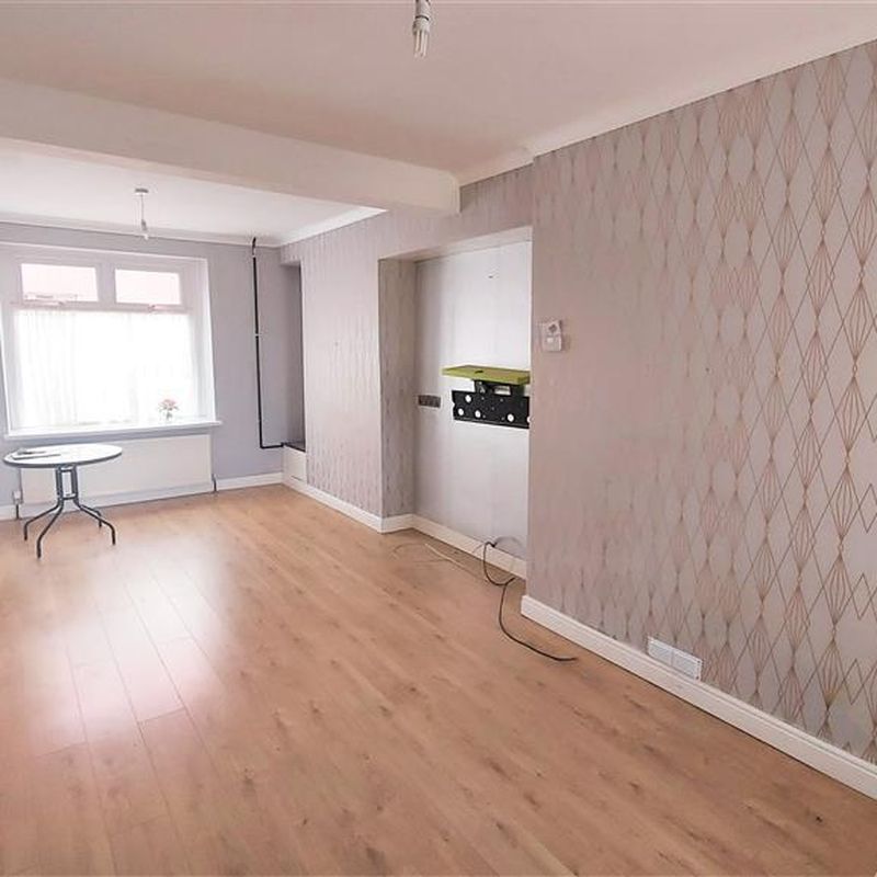 3 bedroom property to let in Pennant Street, EBBW VALE - £900 pcm Pont-y-Gôf