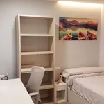 Rent a room of 80 m² in madrid