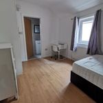 Rent 4 bedroom flat in Wales