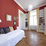 Miete 5 Schlafzimmer wohnung von 220 m² in Vienna