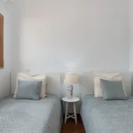 Rent 1 bedroom house of 150 m² in Porto