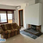 Affitto 3 camera appartamento di 90 m² in Palermo